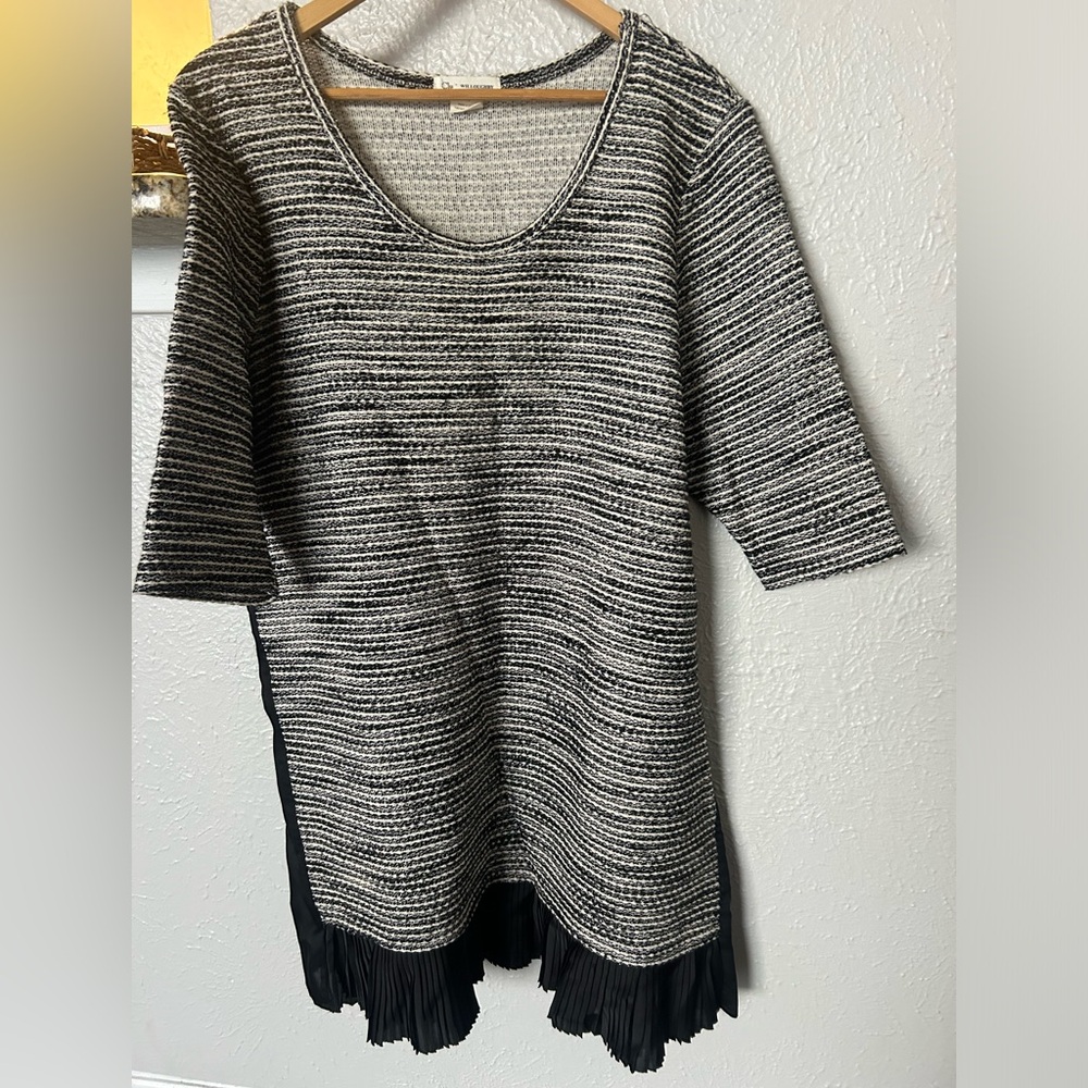 Clu + Willoughby Black and White Striped Tunic Dress Top